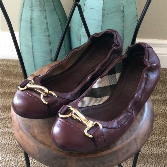 Sold-Burberry leather flats - Picture 1 of 7